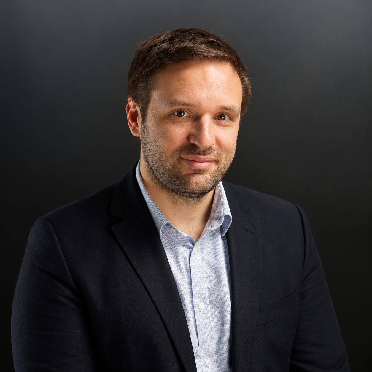 Dr. Mathieu Bernou